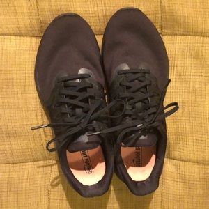 EUC All Black Nike Size 9 In-Season TR8 Sneakers